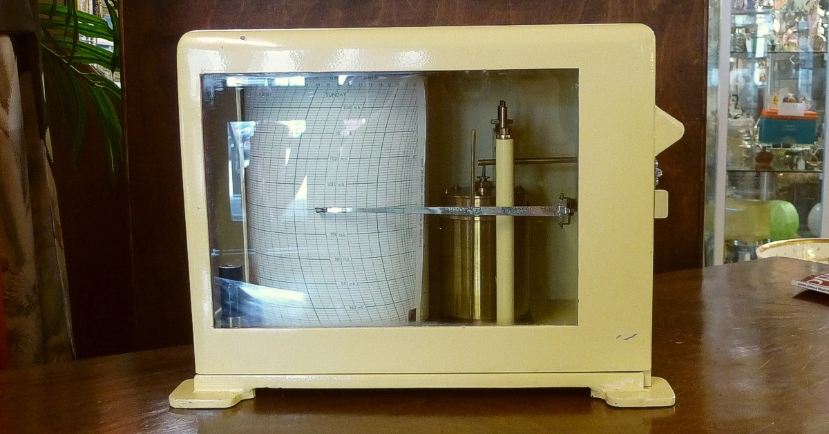 Vintage-marine-barograph-Negretti-Zambra