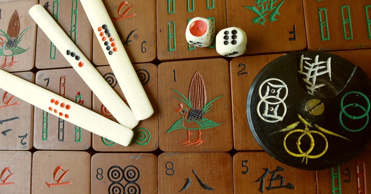 Vintage-mahjong-bone-dice