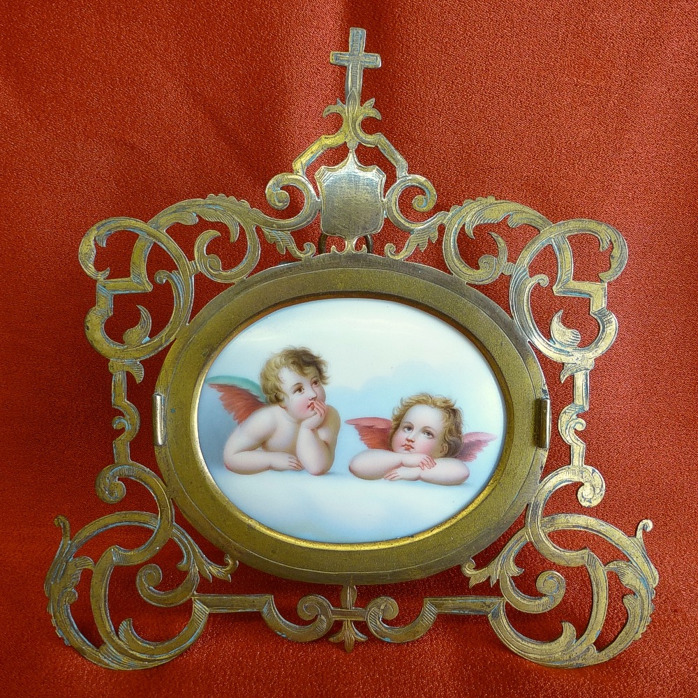 Antique-Italian-miniature-porcelain-cherubs-putti