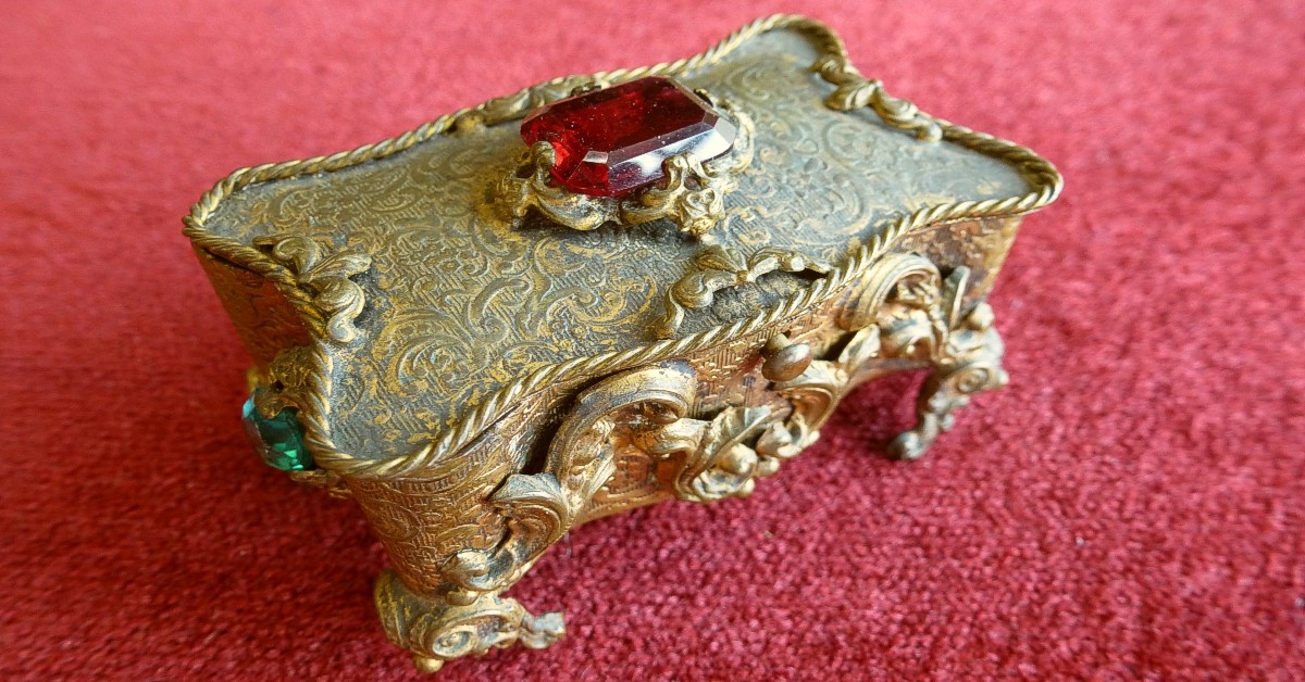 Antique-C19th-French-jewelled-gilt-metal-trinket-box
