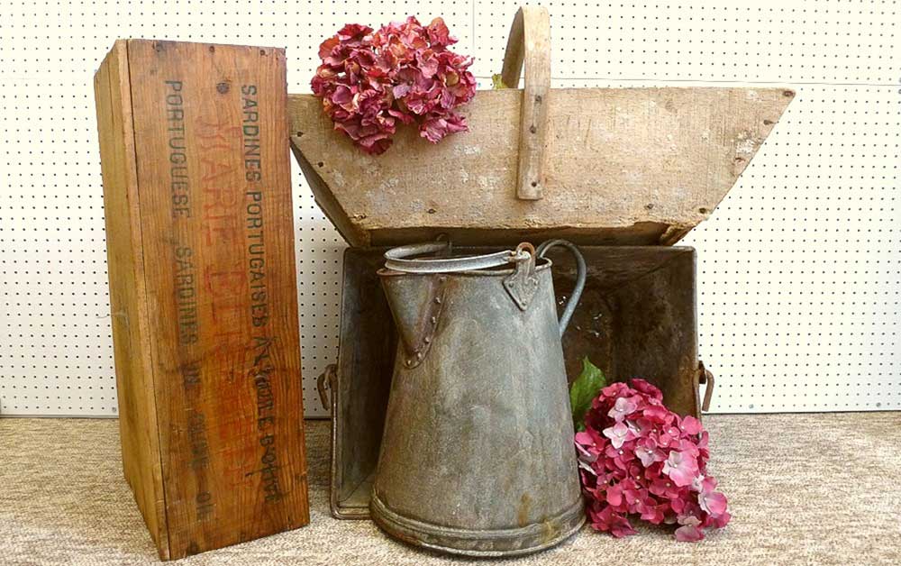 Vintage-garden-trug-galvanised-tin-jug-box